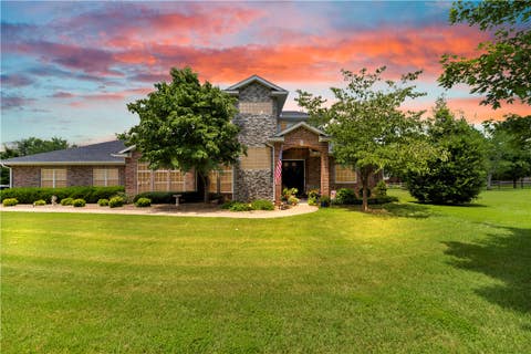 Photo of 408 S Wyman Road, Fayetteville, AR 72701 (MLS # 1355793)