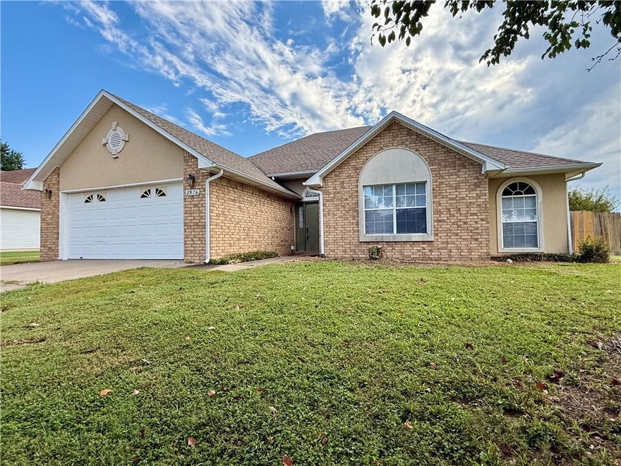 Great location!! This 4 bedroom 2 bath home is located on a corner lot directly across the street from Holcomb Elementary. The home features hardwood flooring, in the main living areas, gas fire place in living room , 2 dining areas, large fenced back yard. Easy access to I-49, very close to shopping and dining.
For an 18 month lease the rent would be $1950.
NEW FRONT DOOR HAS BEEN ORDERED.