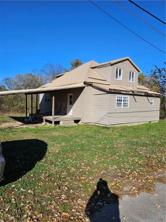 A blank slate awaiting your imagination. This home sits on solid stone foundation and has 2 levels. It was in process of renovation but the owner could not finish it. Some of the drywall needs to be removed to expose and replace wiring. Motivated Seller wants to see someone turn this into a delightful home. Sulphur Springs is a quaint, historic town next to the Missouri state line. It boasts Butler Creek, Sulphur Springs City Park and historic springs.