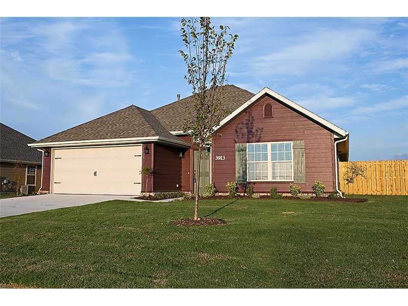 Beautiful new construction craftsman homes in Grand Valley Subdivision. Located within walking distance to new Lakeside Junior High, convenient to Don Tyson Parkway, and next to future 70 acre park off Hylton Rd. The "Wilshire" plan include granite,counters, 2" faux blinds, wood privacy fence, whirlpool tub, 10' ceiling, stainless steel appliances, gutters, gas log fireplace, and community playground. Step inside and you will fall in love!