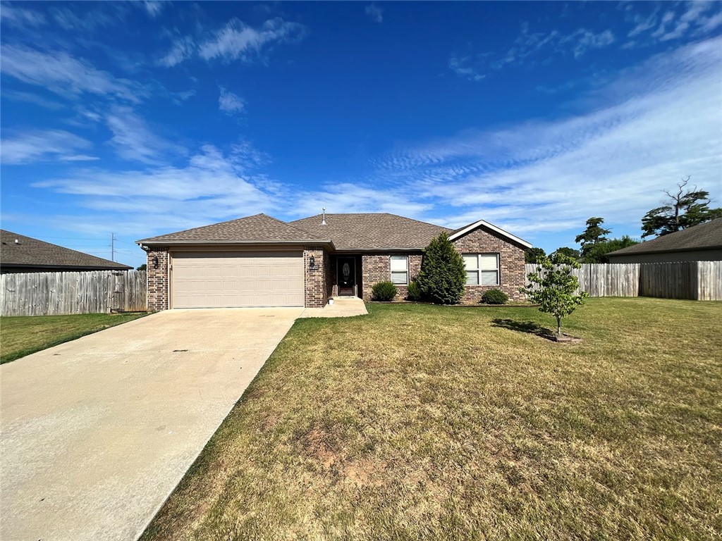 This home on Violet St is in a prime location for ease of access to work and play in the Centerton/Bentonville area. Featuring a remodeled kitchen with custom cabinetry, updated appliances and light fixtures and fantastic quartz countertops. Open floorpan lends itself to an airy feeling that will provide ample opportunities to engage with your family or guests while cooking, eating or entertaining. When the activities need to move outdoors the large and flat back yard would be great for playing and gardening, while the large deck with built in fire pit will welcome your family and friends.
Master suite provides dual sinks and a walk-in closet. Additional storage located in the attic above the 2-car garage.
For those with a discerning taste for technology, house is equipped with a smart thermostat and security panel, has high-speed internet availability and several Cat 5/6 network drops as well as pre-run speaker wires to hook up all of your gadgets for lag-free streaming and gaming.