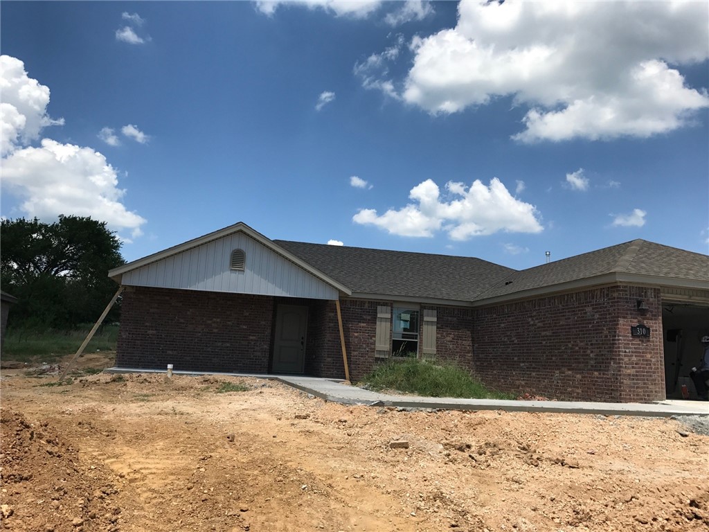 New Construction home in Gravette. Great location, near high school and downtown. Home features 4 bedrooms, 2 bathrooms. Granite counters in kitchen and energy star appliances. Covered patio and privacy fenced backyard.