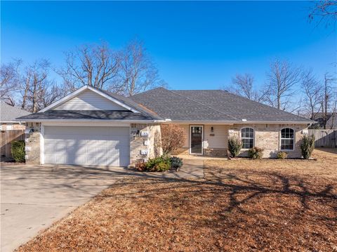 Photo of 710 Walnut Ridge Street, Centerton, AR 72719 (MLS # 1330230)