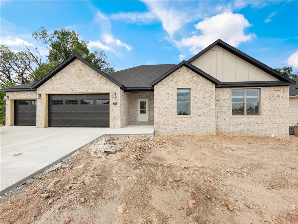 Welcome To Your New Home! Discover The Exciting New Community Of Spring Creek Farms In Springdale! Ideal Location, And Fantastic Amenities. Conveniently Located Near Cave Springs, Lowell, Elm Springs, And SpringdaleāTruly The Heart Of NWA! Neighborhood Will Feature Walking Trails, Pool, Playground In Phase 3. This Floorplan Lays Out Beautifully And Is Jam Packed With Upgrades! 4-Bed, 3-Car Garage Home Features A Split Floorplan, Brick Front, Vaulted Ceiling In Living w/ Beam Treatment, Vault In Primary, 9ft Ceilings Throughout Other Areas. Open Concept Living/Kitchen/Dining. Custom Cabinets And Upgraded 3CM Granite. Kitchen Offers A Custom Vent Hood That Vents Outside, Gas Range, Built-In Microwave, Island With Bar Seating, Tile Backsplash, Under-Cabinet Lighting, Pantry, And Eat-In Dining. Primary Suite Includes Dual Closets, Dual Vanity, Soaker Tub, And A Full Custom Tile Shower In The Bath. Plenty Of Storage Space Throughout. Nice Covered Back Patio To Enjoy The Outdoors And The Peaceful Views Behind.