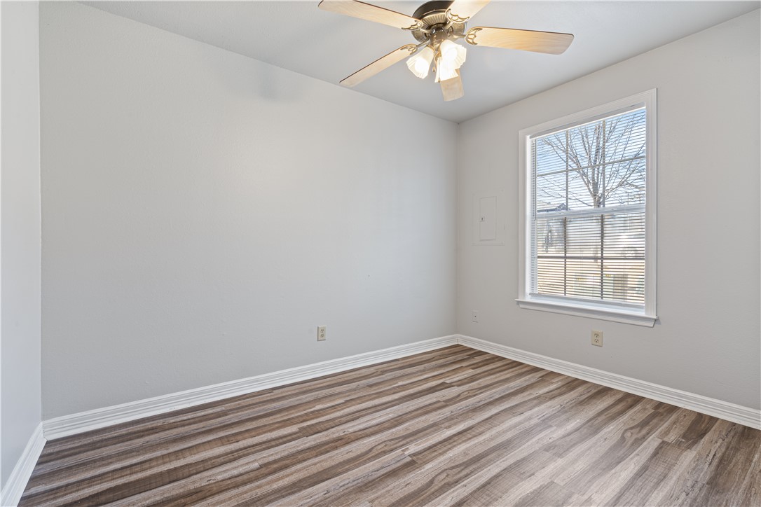 9-16-30 FAYETTEVILLE OUTLOTS - Residential Lease