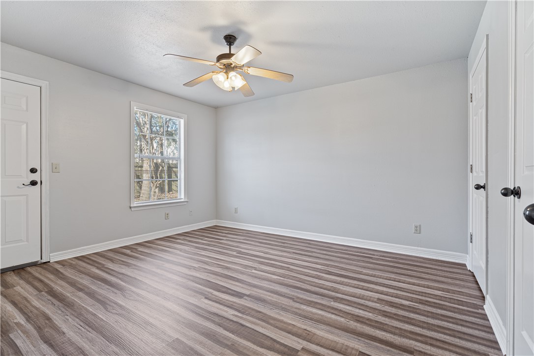 9-16-30 FAYETTEVILLE OUTLOTS - Residential Lease