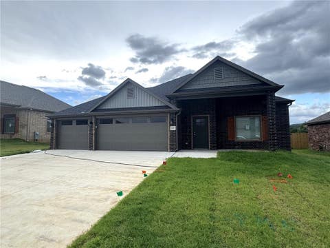 Photo of 243 S Eagle Mountain Street, Prairie Grove, AR 72753 (MLS # 1359157)