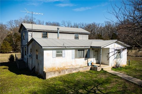 Photo of 12969 Cincinnati Road, Summers, AR 72769 (MLS # 1336361)