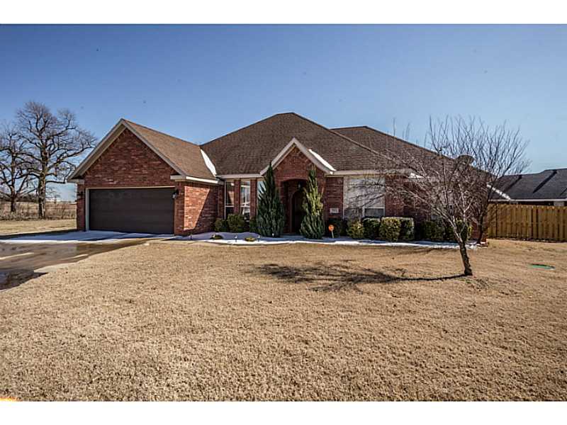 Spacious 3 bedroom 2 bath home 2 car garage with privacy fenced in back yard. Call for appointment.