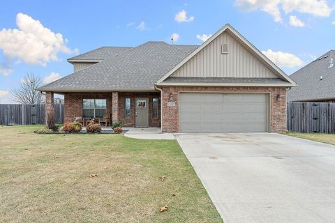 Photo of 4290 Sussex Cove, Springdale, AR 72762 (MLS # 1329582)