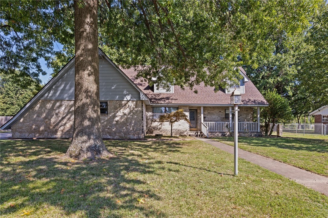 At no fault of Seller, back on the market. Instant Equity is ready for you ! Very rare opportunity to own this home priced to provide room to upgrade & still be within the market. The pictures donāt lie, the front elevation of this home is SO UNIQUE & beautiful. Mature hardwoods set this property off like few youāll find in this price point.
Almost 2400 sq ft, 4 BR/3 BA, full brick home, on near half-an-acre in town ! Home sold āAs Isā, however, new roof was installed in 2022, new AC just installed upstairs last month. Downstairs HVAC only about 3-4 years old. Enormous backyard with great privacy and amazing mature NWA trees provide fun entertainment in your cool, shaded backyard in the summer while staying warm in the winter thanks to your cozy fireplace in the the living room.
Great floorpan with large rooms provide flexible options like Bonus Room, Hobby Room or Home Office.
This house is priced to SELL and allow new buyer to create their dream !
