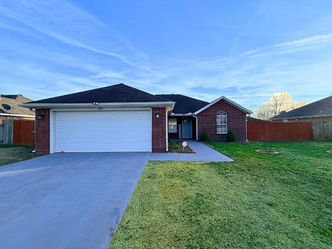 Photo of 603 Ane Avenue, Lowell, AR 72745 (MLS # 1336041)