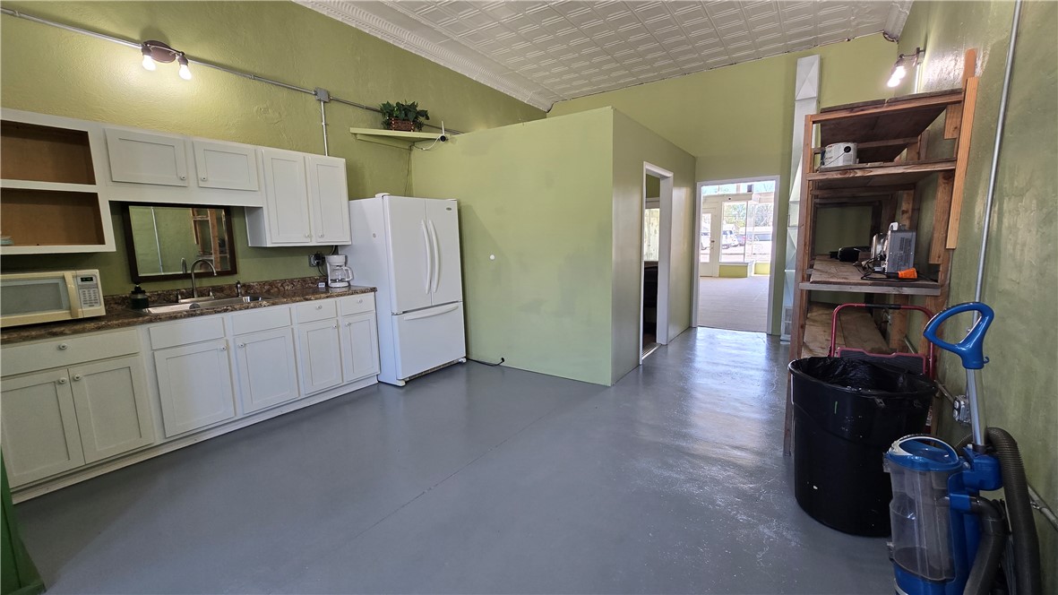 Gentry Orig Gentry - Commercial Lease