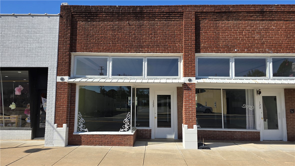 Gentry Orig Gentry - Commercial Lease