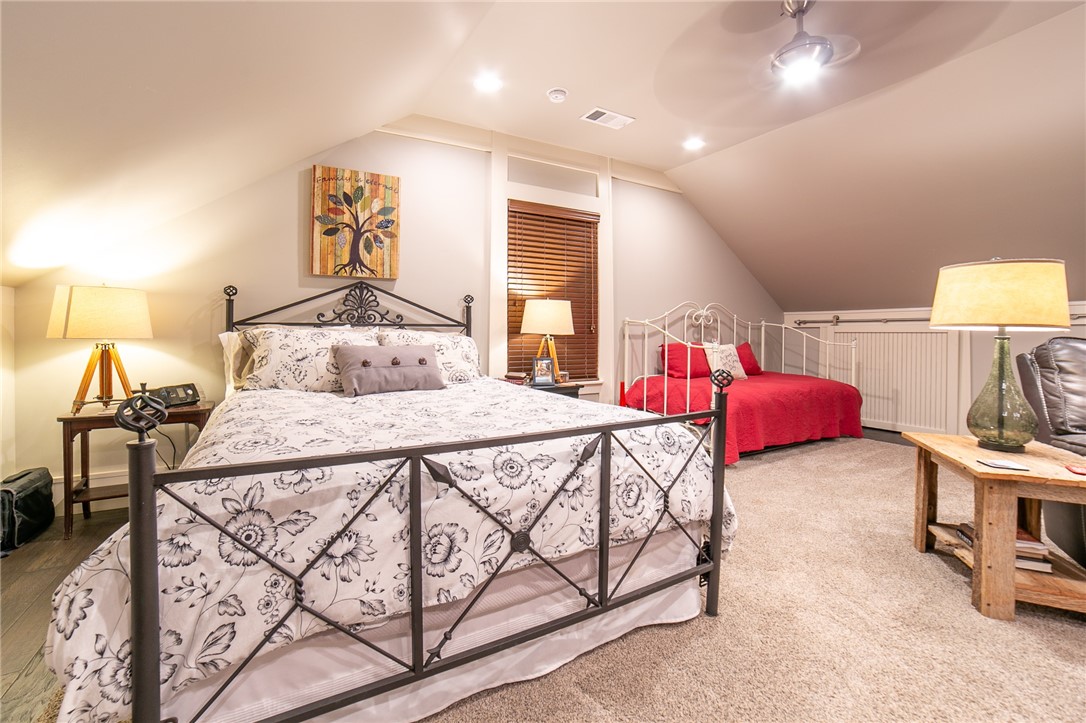 Carls Sub Siloam Spgs - Residential
