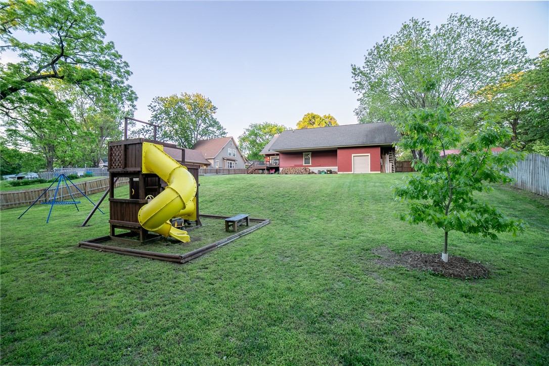 Carls Sub Siloam Spgs - Residential