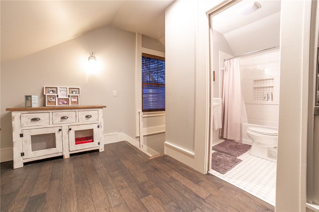 Carls Sub Siloam Spgs - Residential