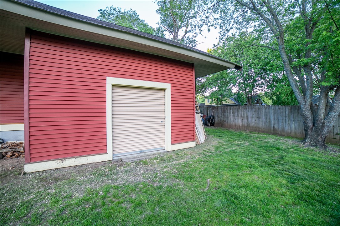 Carls Sub Siloam Spgs - Residential