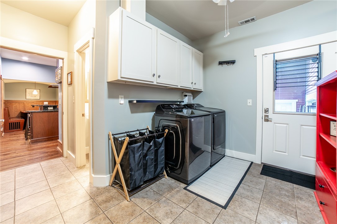 Carls Sub Siloam Spgs - Residential