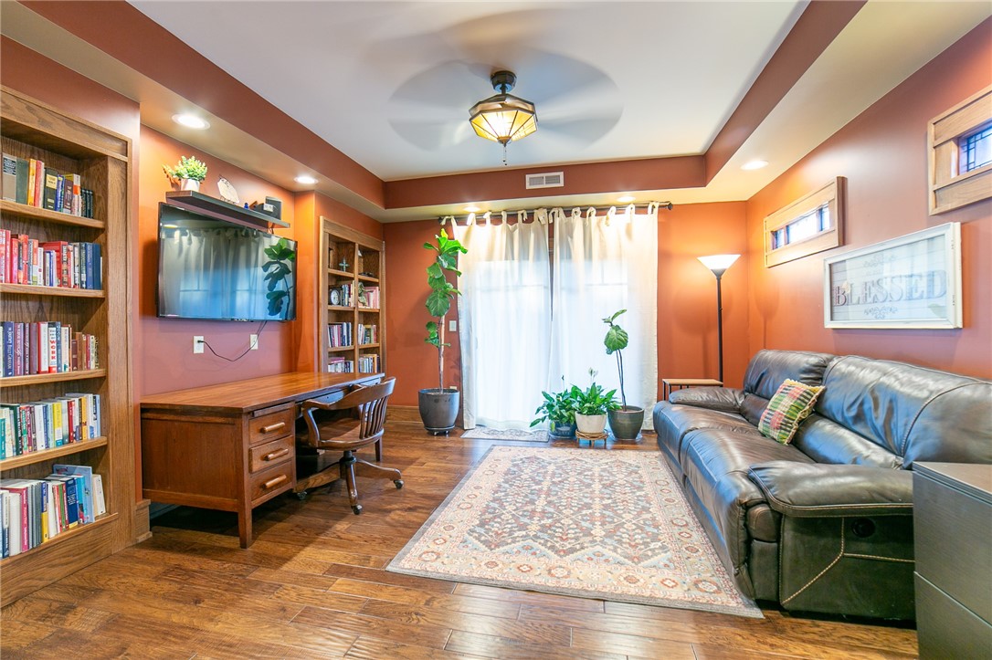 Carls Sub Siloam Spgs - Residential