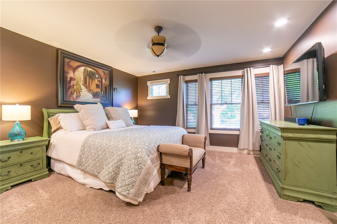 Carls Sub Siloam Spgs - Residential