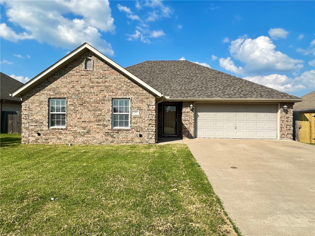 Nice home In Siloam Springs. Home features 3 bedrooms, 2 full bathrooms, 2 car garage, nice sized living room complete with gas log fireplace, large master suite with double vanities in master bath with separate shower an jacuzzi tub. Home has all appliances, coved patio for grilling entertaining, and a fenced in yard.