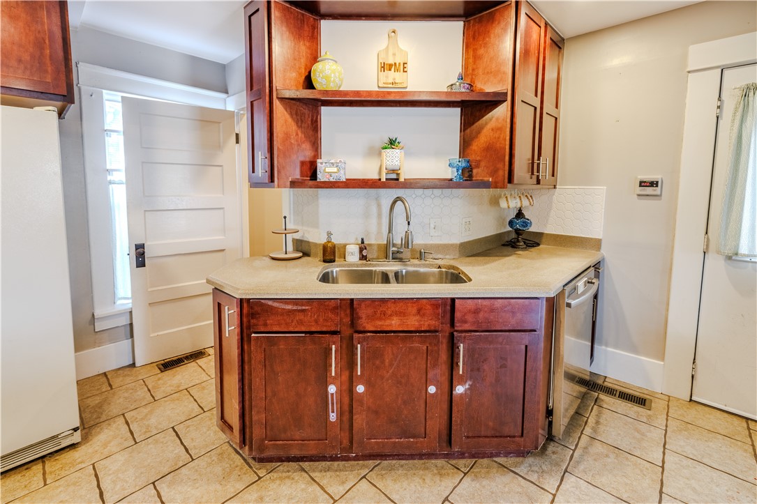 Wm C Tates Add Siloam Spgs - Residential