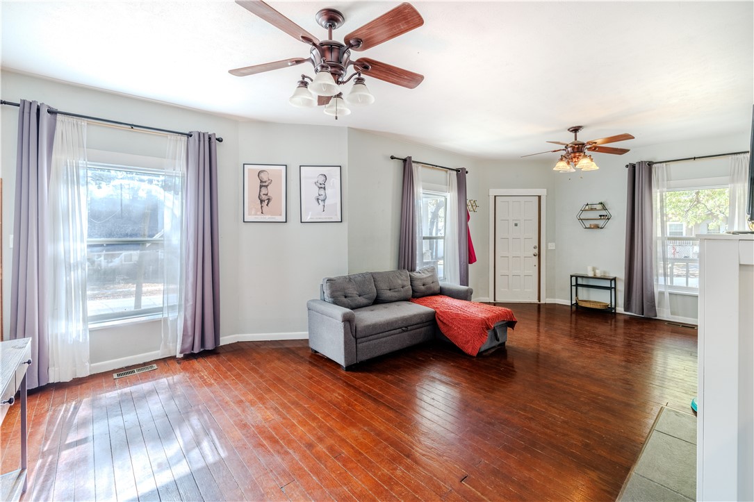 Wm C Tates Add Siloam Spgs - Residential