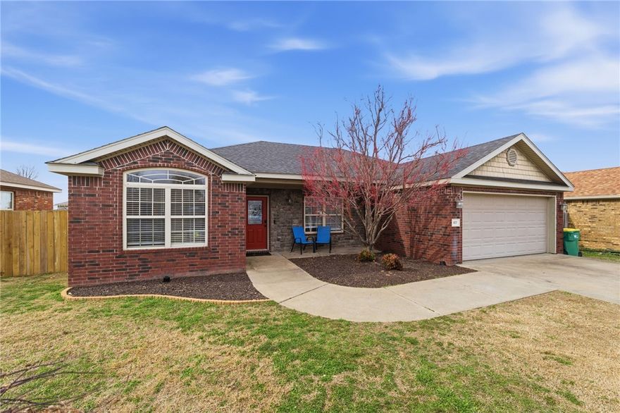 Nice house, nice neighorhood with lots of upgrades.  All new appliances, newer HVAC with UV light to help disinfect, newer roof and flooring. Wooden privacy fence around back yard.  Deck out back for great entertaining.  Large back yard. Call to make an appointment before it's gone.