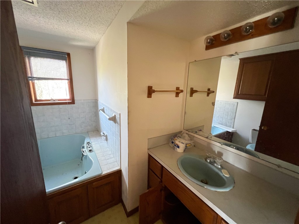 09-19-32-Rural - Land