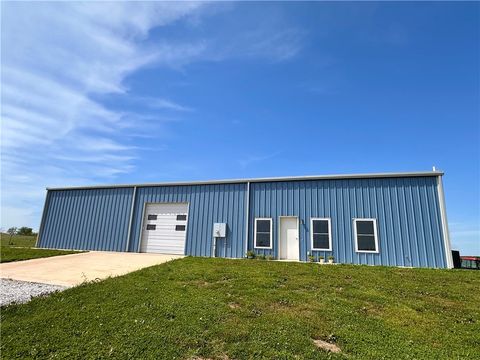 Photo of 370 SE Bolin Road, Gentry, AR 72734 (MLS # 1345265)