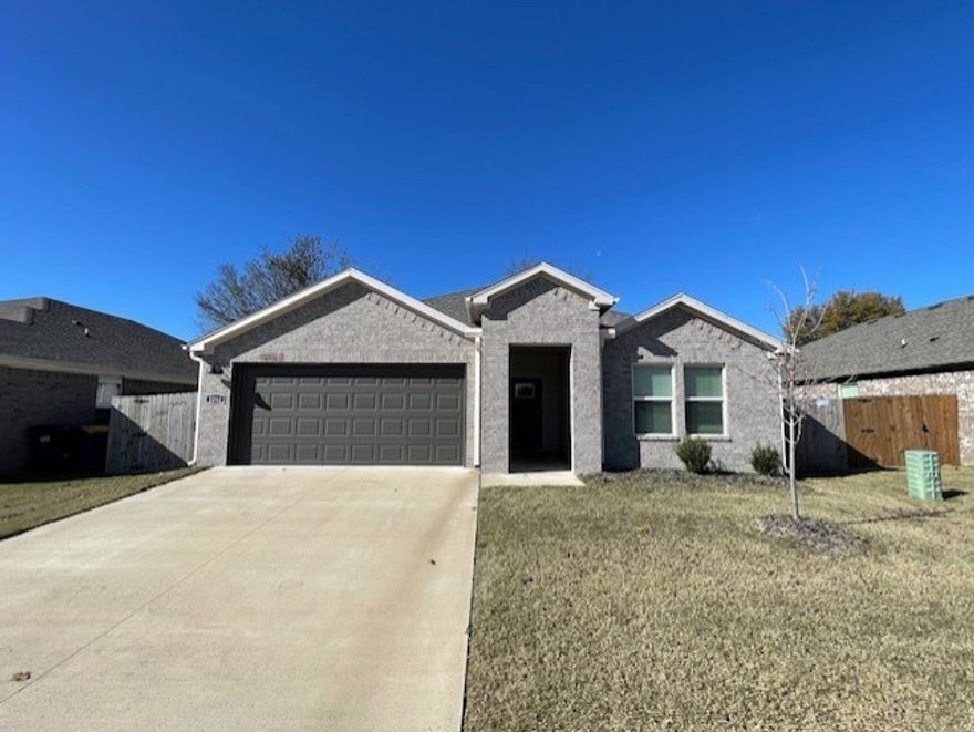 This spacious 4-bedroom, 2-bath home offers just over 1,600 sq ft of comfortable living space in the  Rogers School District. Features include a 2-car garage, a walk-in pantry, roomy bedroom closets, and a covered back patio perfect for relaxing or entertaining. The fenced backyard provides plenty of space for outdoor activities.**$250 non-refundable pet fee**