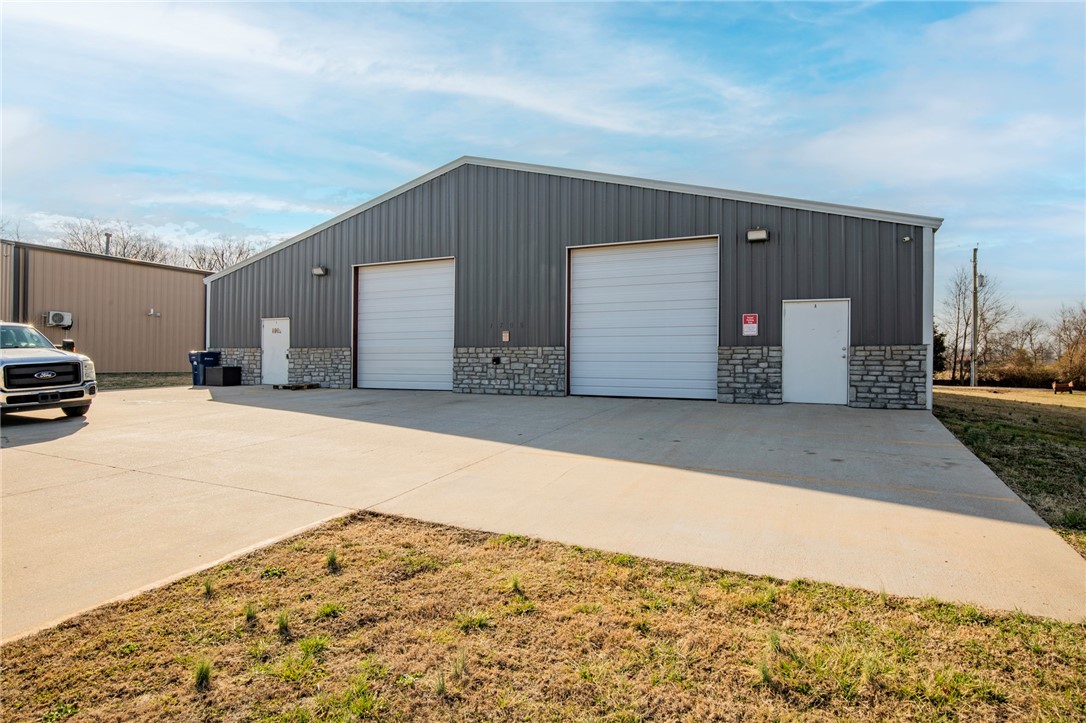 South Pointe Center Add Siloam Spgs - Commercial Lease