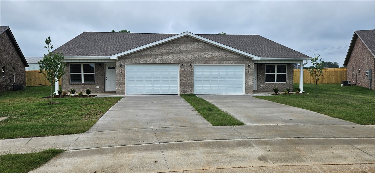 Brand new duplexes in Bentonville close to NWA Regional Airport for lease. Home features 3 bedrooms, 2 bathrooms, 2 car garage, LVP throughout home, granite countertops, ceiling fans, open floorplan, covered back patio for grilling/entertaining, and all appliances included. 1 month free rent for tenant with all 1 year leases signed by August 1, 2025.