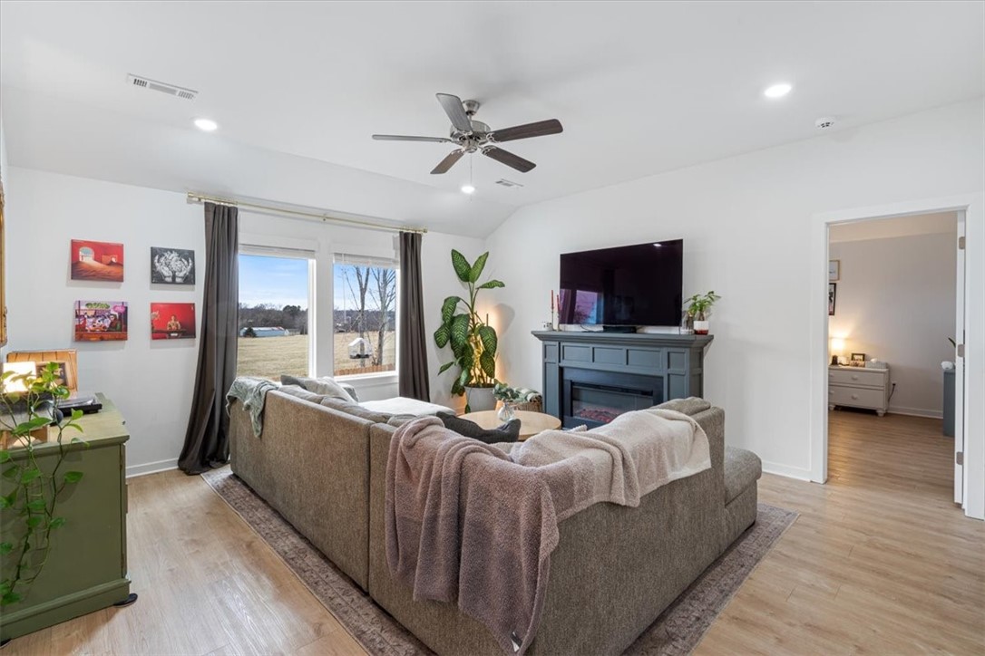 Aiden's Place - Residential