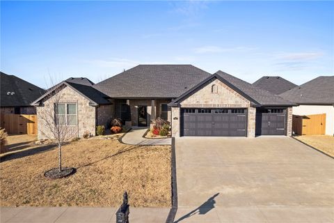 Photo of 640 Chaparral Street, Centerton, AR 72719 (MLS # 1333035)