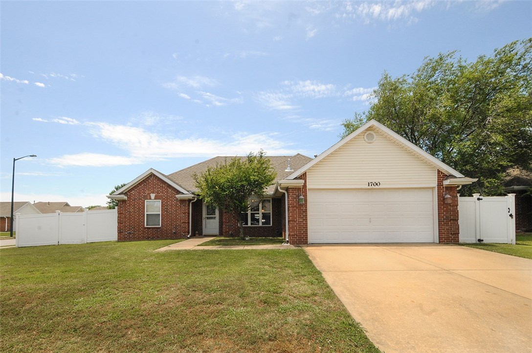 Located in desirable subdivision close to downtown, schools, hospital and shopping. Three bedroom, two full bath.Split floor plan, open entry, formal dining and living area. Features high ceilings, details with columns, trim/moulding, trey ceilings. Kitchen has a pantry. Nice fenced backyard has white vinyl fencing installed in summer 2018. New HVAC in 2019 with transferrable 10 year warranty. Newer hot water heater, vinyl plant flooring in living room/hall and newer garage door opener.