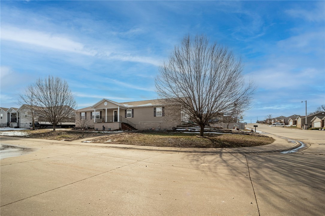 3 bed, 2 bath home in family friendly neighborhood. House has been well taken care of and is move in ready! This home would be perfect for a starter home or family.