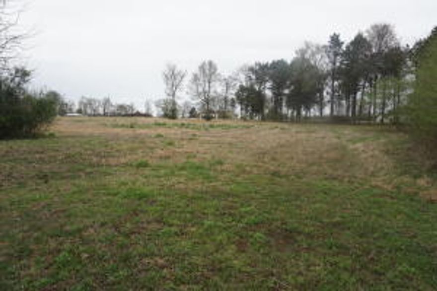 LAST LOT on Cedar Hill !!If you are looking for a super nice lot in a great area to build your dream home,THIS IS THE ONE!!This property is almost 5 acres and towards the end of a dead end road so you won't have to deal with all the traffic.