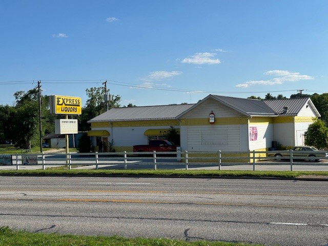 Discover this exceptional commercial opportunity--boasting an interior of 24,350 sq ft, it is perfectly poised for businesses aiming for high visibility and accessibility.
Strategically located with 458 ft of road frontage on a bustling highway, this venue benefits from a robust traffic count of 20,000 - 25,000 cars per day, ensuring maximum exposure. The lot size is generous, providing ample space for customer and delivery access.
The property is equipped with essential business amenities including refrigeration equipment, extensive shelving, and office equipment - all included to facilitate a smooth operational transition. Additionally, outdoor signage enhances visibility and branding opportunities directly on the highway.
Financials available to qualified buyers.