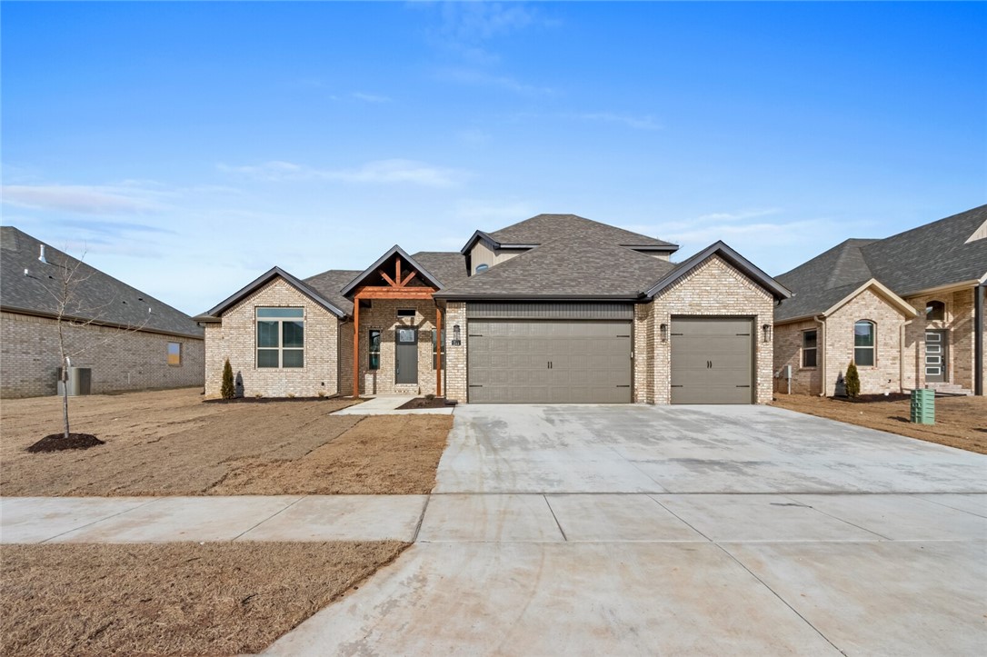 SELLER WILL INCLUDE A FENCE IF UNDER CONTRACT BY 5/22/23 AT 12:00P. $10,000 seller paid closings costs or 2/1 buy down and $3,000 lender credit(With preferred lender). 4 bed, 3 bath open floor plan has everything you would want in a home. This open floor plan has wood floors, crown molding, and paint grade custom cabinets. Upstairs you fill find a bonus room, bedroom and full bath.