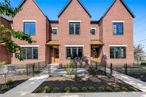 Photo of 447 NW C Street, Bentonville, AR 72712 (MLS # 1336984)