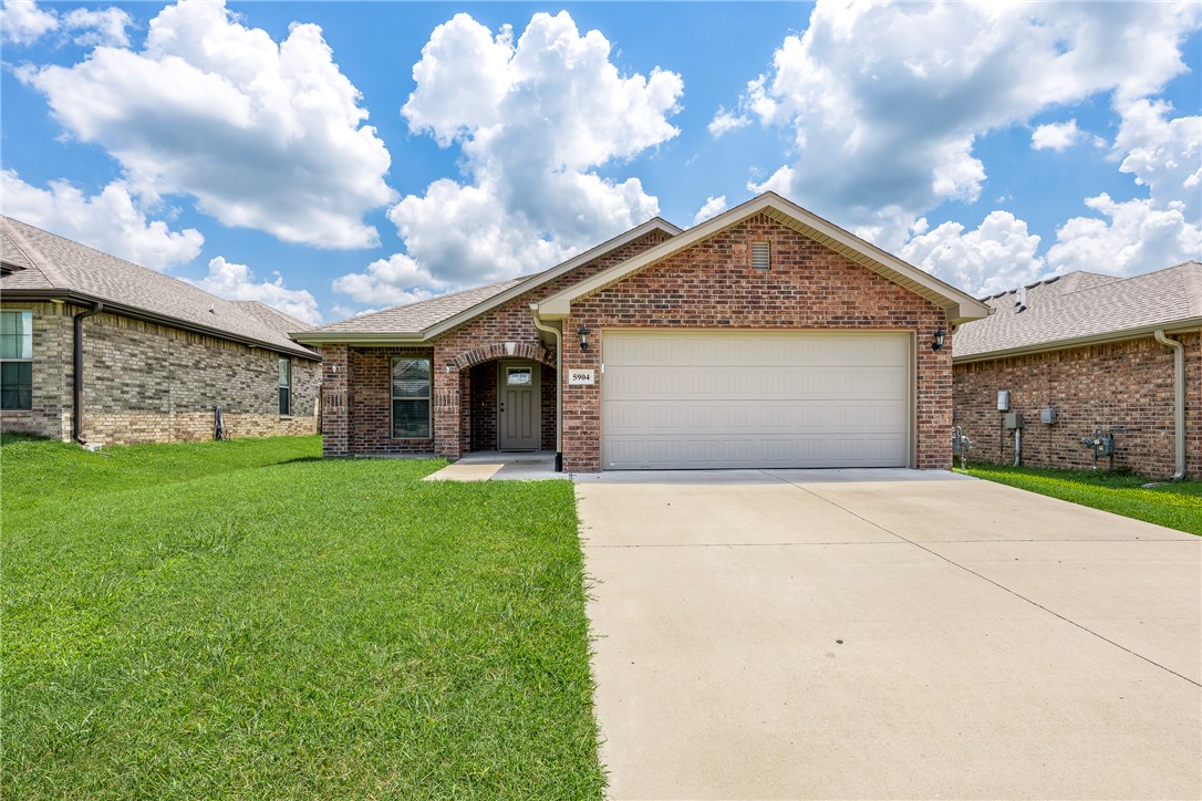 Photo 1 of 31 — 5904 NW Meade Street, Bentonville, AR 72713