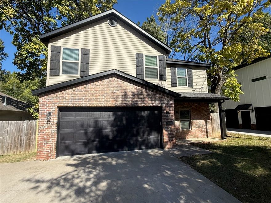 Nice home in Fayetteville near campus. Home features 3 bedrooms, 2.5 bathrooms, 2 car garage, wood floors in living area with gas log fireplace, SS appliances, granite countertops, covered back patio for entertaining. Big master complete with large walk in closet & shower.