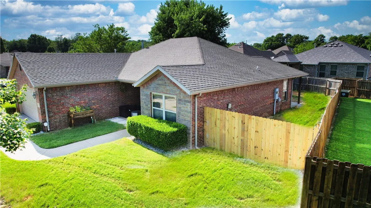 Rogers, Arkansas 72758, United States, 3 Bedrooms Bedrooms, ,2 BathroomsBathrooms,Residential,Active,180962