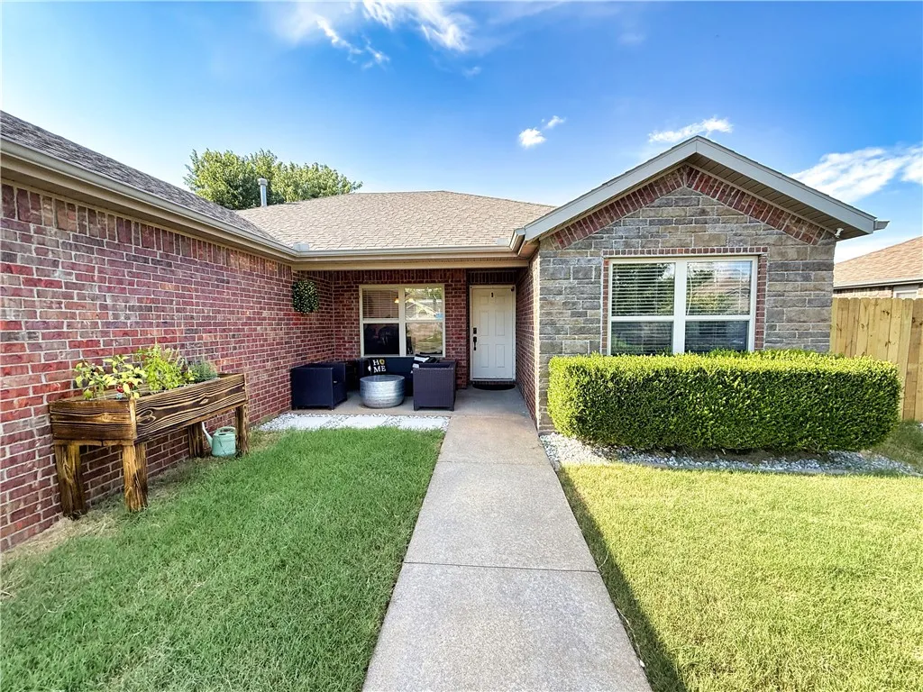 Rogers, Arkansas 72758, United States, 3 Bedrooms Bedrooms, ,2 BathroomsBathrooms,Residential,Active,180962