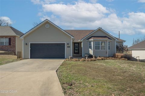 Photo of 2724 N Missouri Avenue, Joplin, MO 64801 (MLS # 1339319)