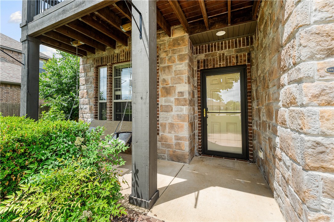 Hamptons, The Cave Spgs - Residential