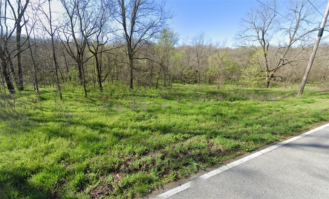 Level lot off Grosvenor Rd.