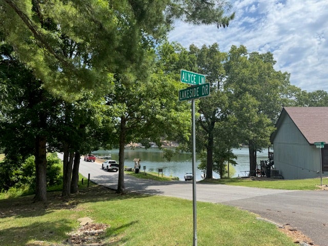 18 Alyce Lane